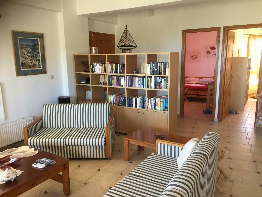 Villas Alexandros Petrino Kalamaki  Exterior foto